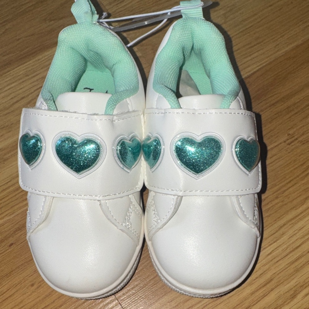 First Steps NEW size 6 toddler 18-24 monthsKids Heart Sneakers shoes White Teal